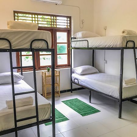 Bed & Bicycle Hostel Дехивала-Маунт-Лавиния Экстерьер фото