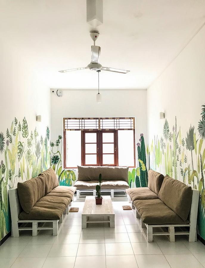 Bed & Bicycle Hostel Дехивала-Маунт-Лавиния Экстерьер фото