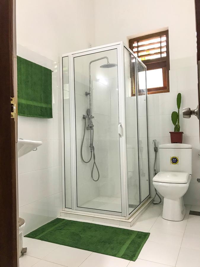 Bed & Bicycle Hostel Дехивала-Маунт-Лавиния Экстерьер фото