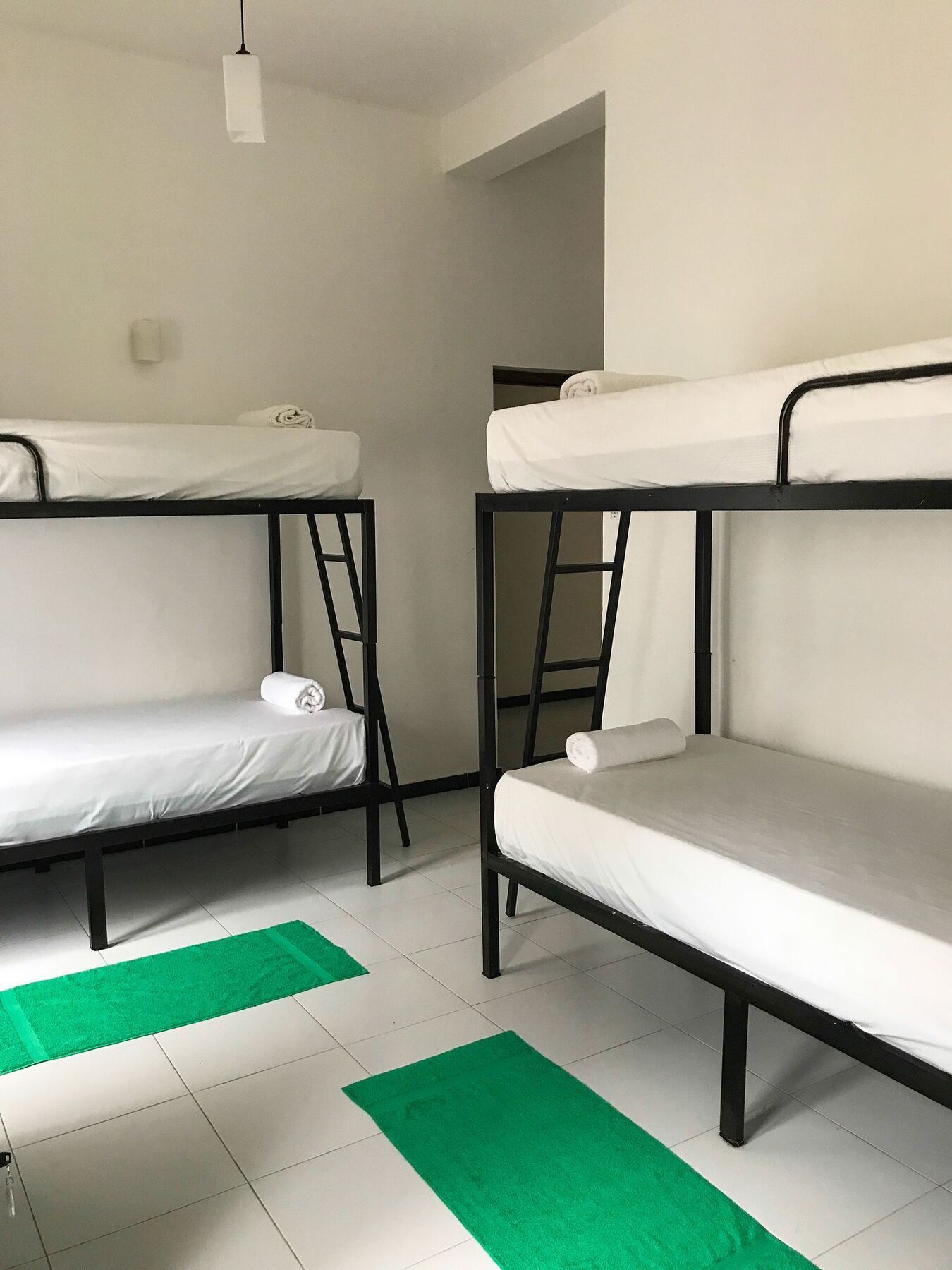 Bed & Bicycle Hostel Дехивала-Маунт-Лавиния Экстерьер фото