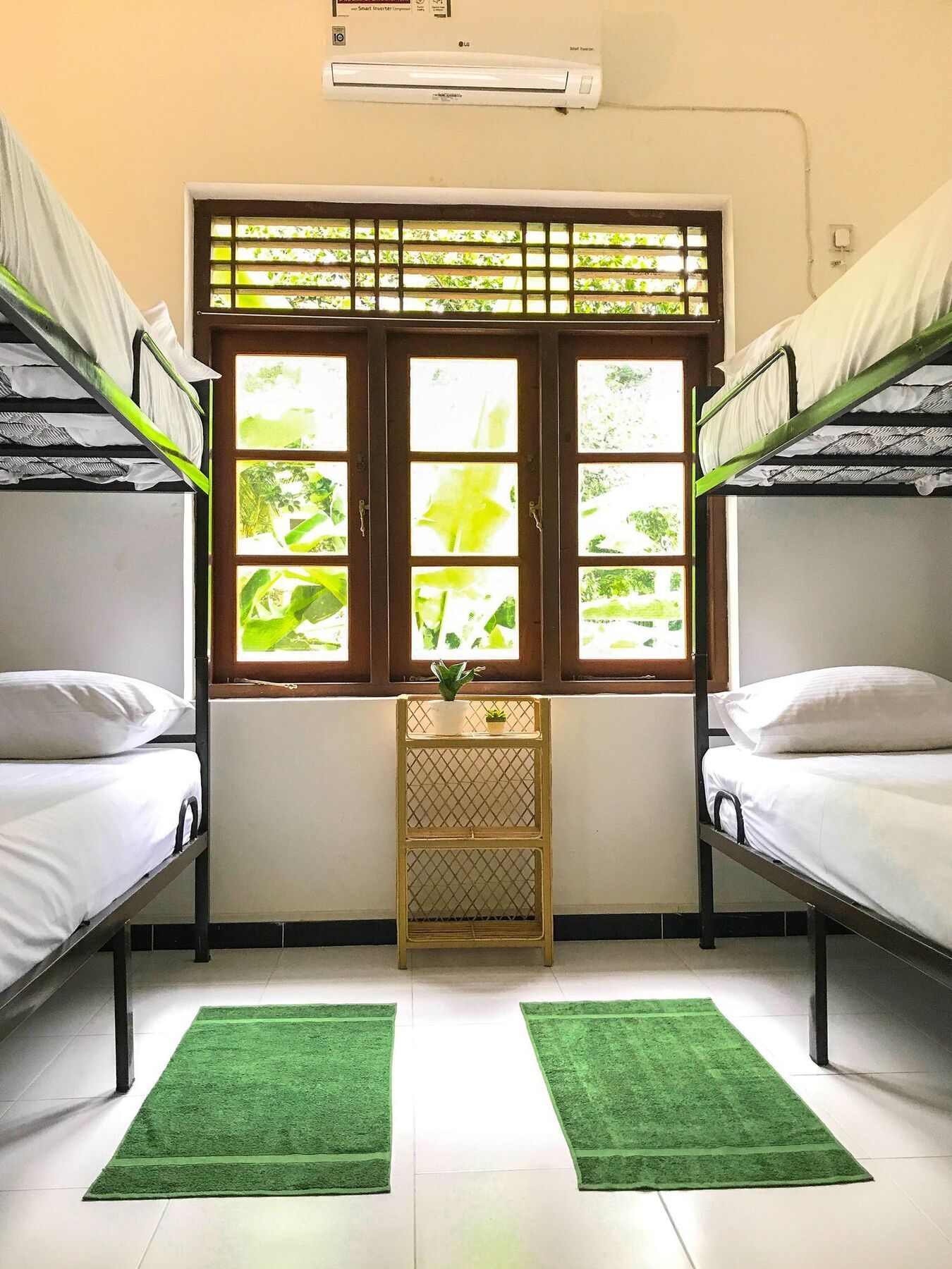 Bed & Bicycle Hostel Дехивала-Маунт-Лавиния Экстерьер фото
