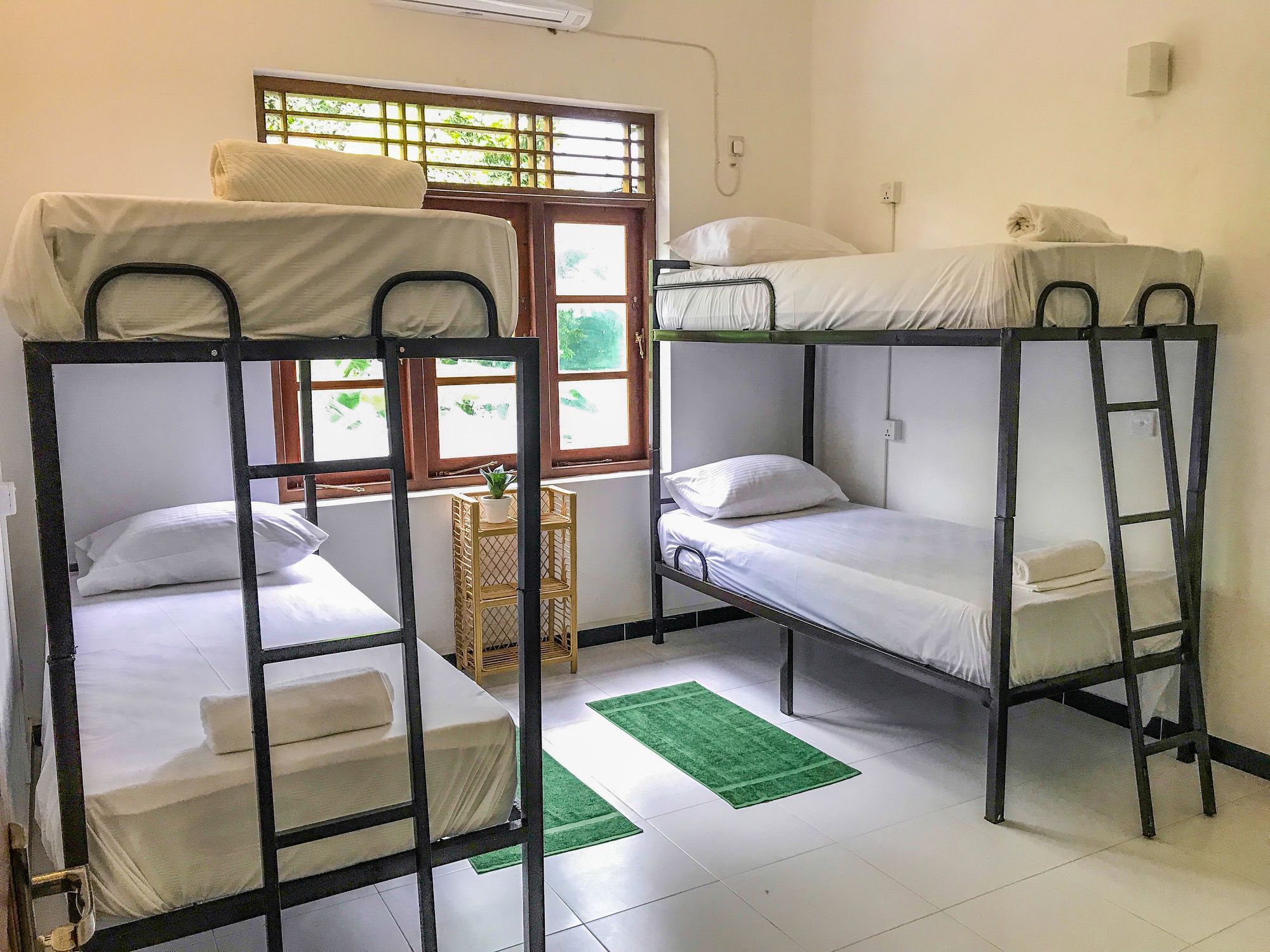 Bed & Bicycle Hostel Дехивала-Маунт-Лавиния Экстерьер фото